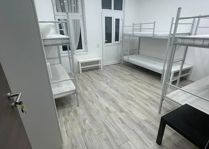 Golya Beds Free Parking Hostel *